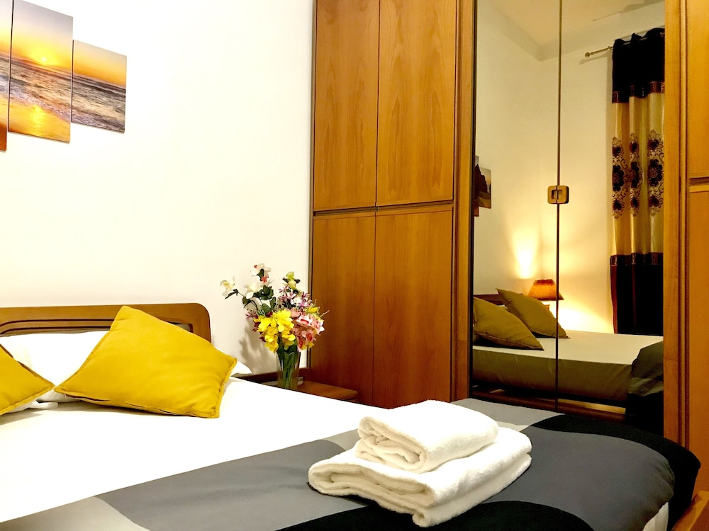 Colosseum Luxury Room 15/30