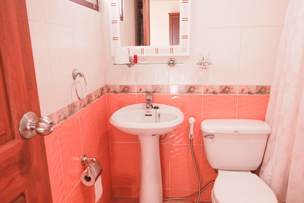 Kanavera Sriracha Hotel and Serviced Apartment 77/77