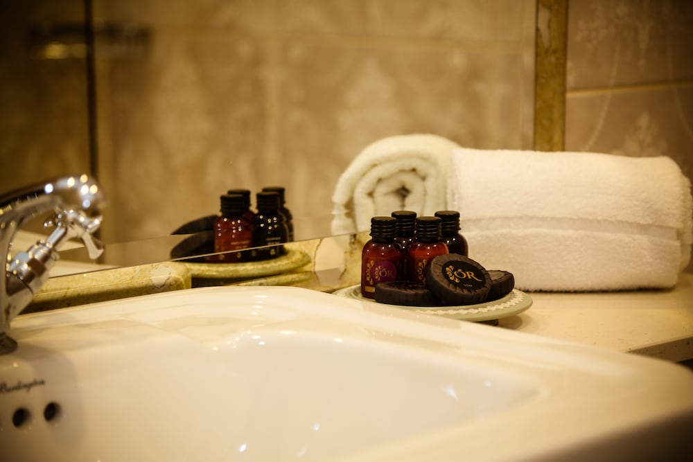 Avalon House Hotel 15/29