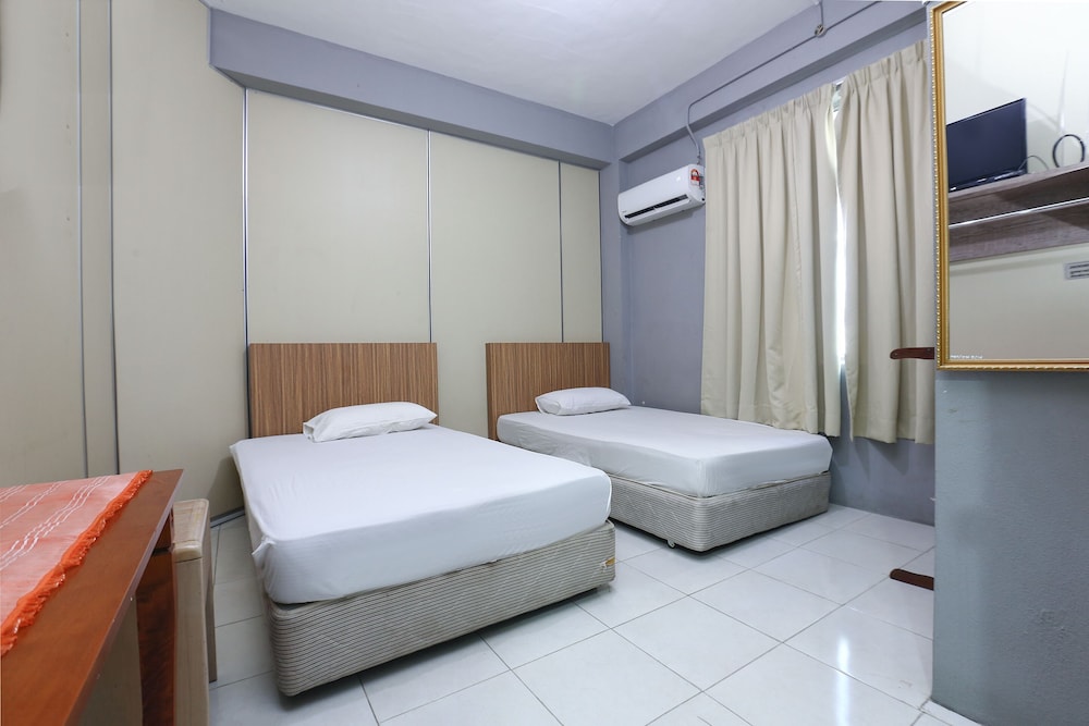 SPOT ON 89796 D'noor Budget Inn 10/27