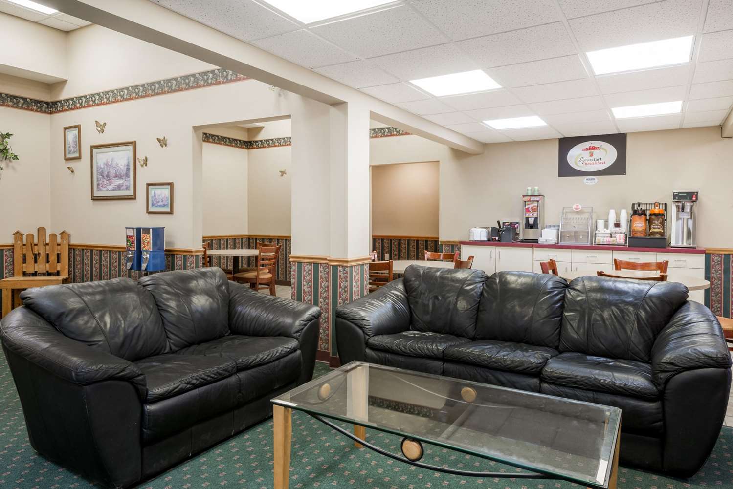 Super 8 By Wyndham Newcomerstown 12/22