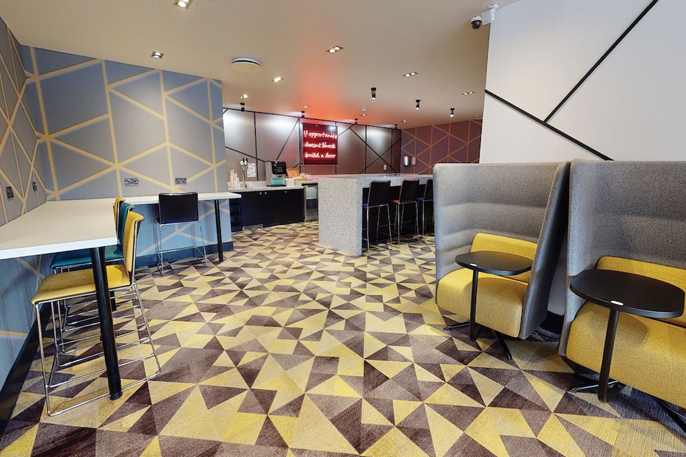 Village Urban Resort Coventry 8/74