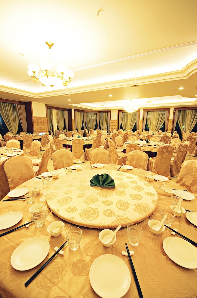 Yaling Hotel 30/40