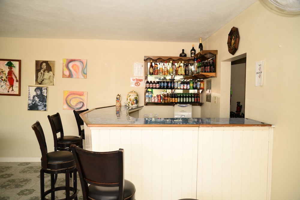 Retreat Guesthouse Luxury Suites 12/50