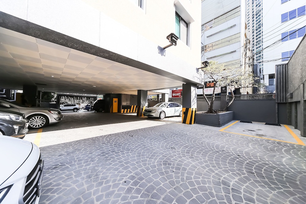 Cherish Hotel 40/50