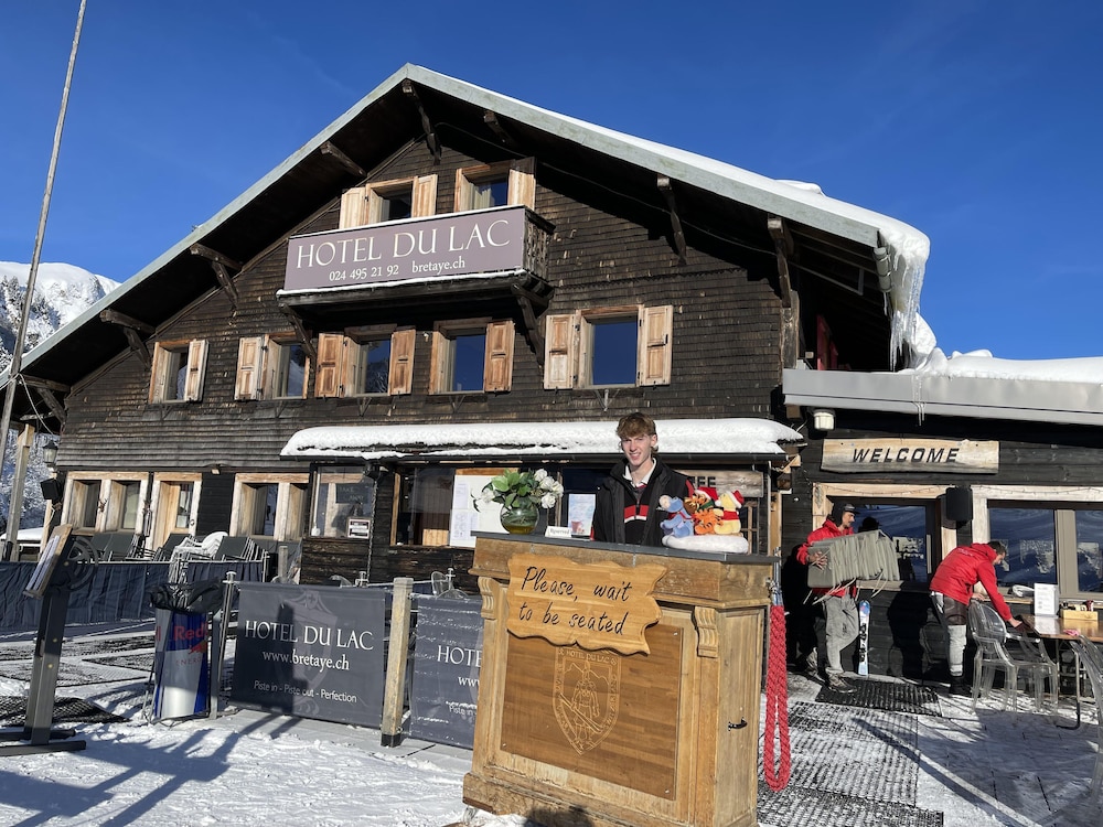 Hotel du Lac 2/50