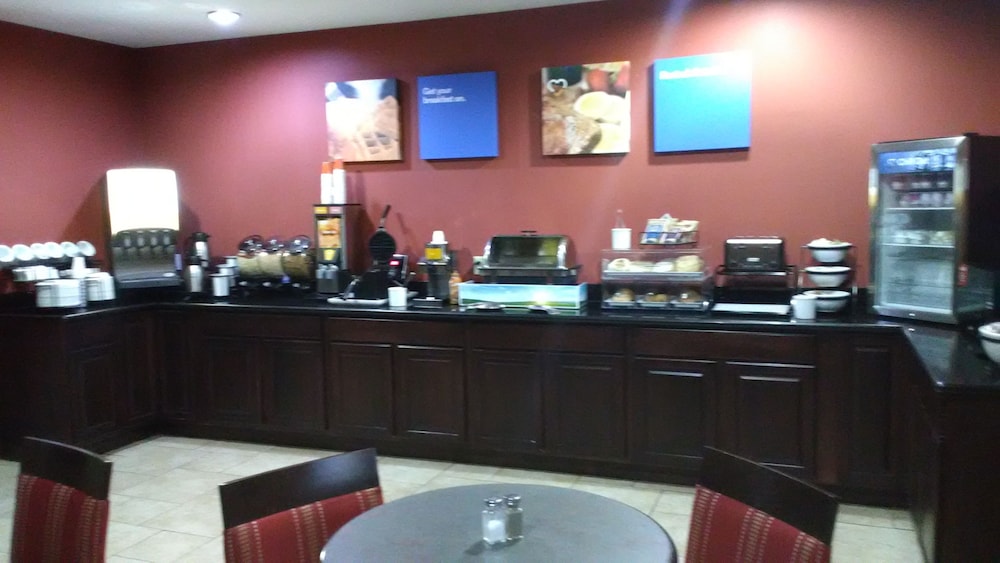 Quality Inn & Suites Port Huron 32/35