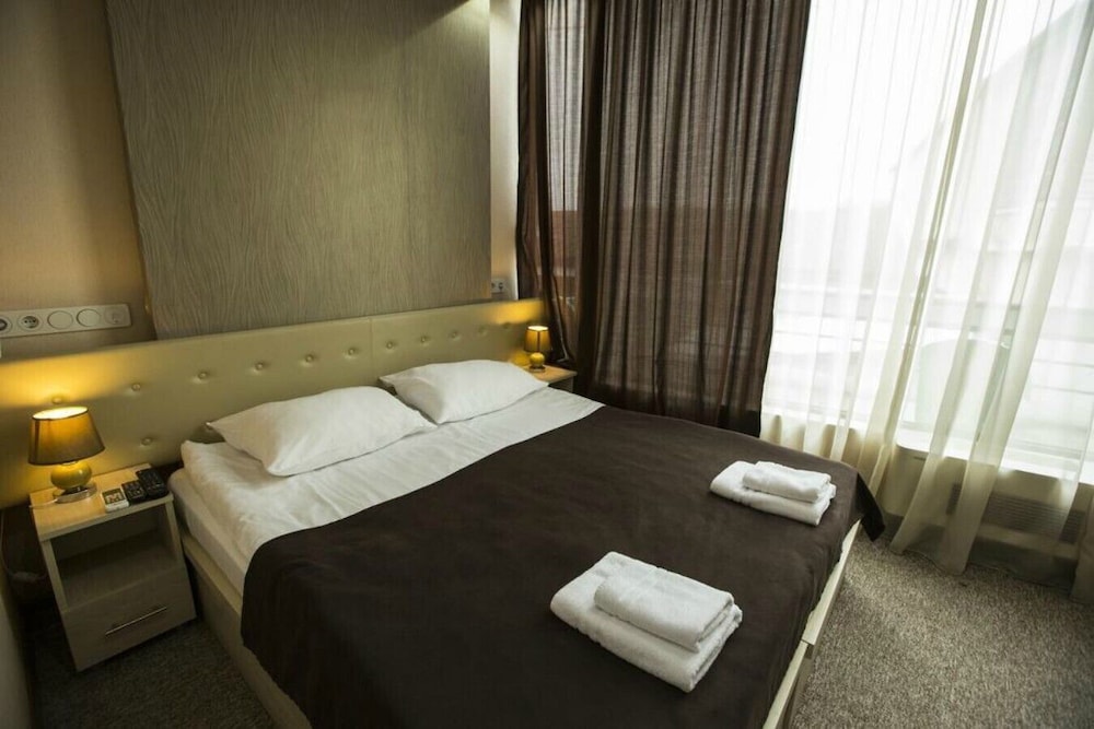 TBILISELI HOTEL 16/60