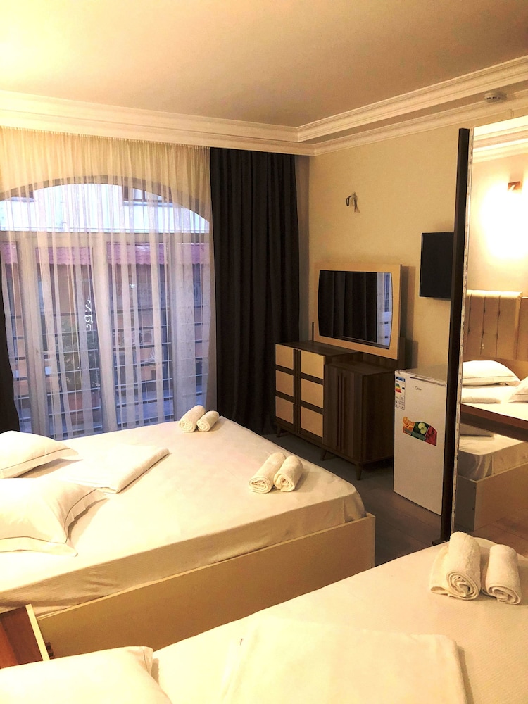 Hotel Aristocrat Batumi 18/34