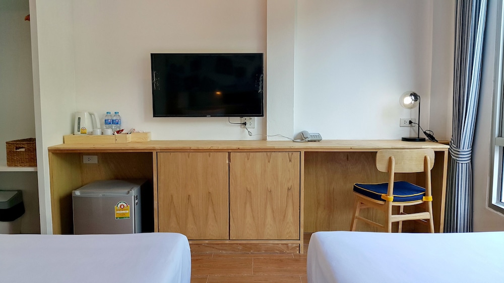 Mar24 Koh Tao Hotel 52/58