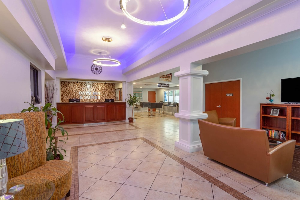 Days Inn & Suites by Wyndham Lakeland 14/85