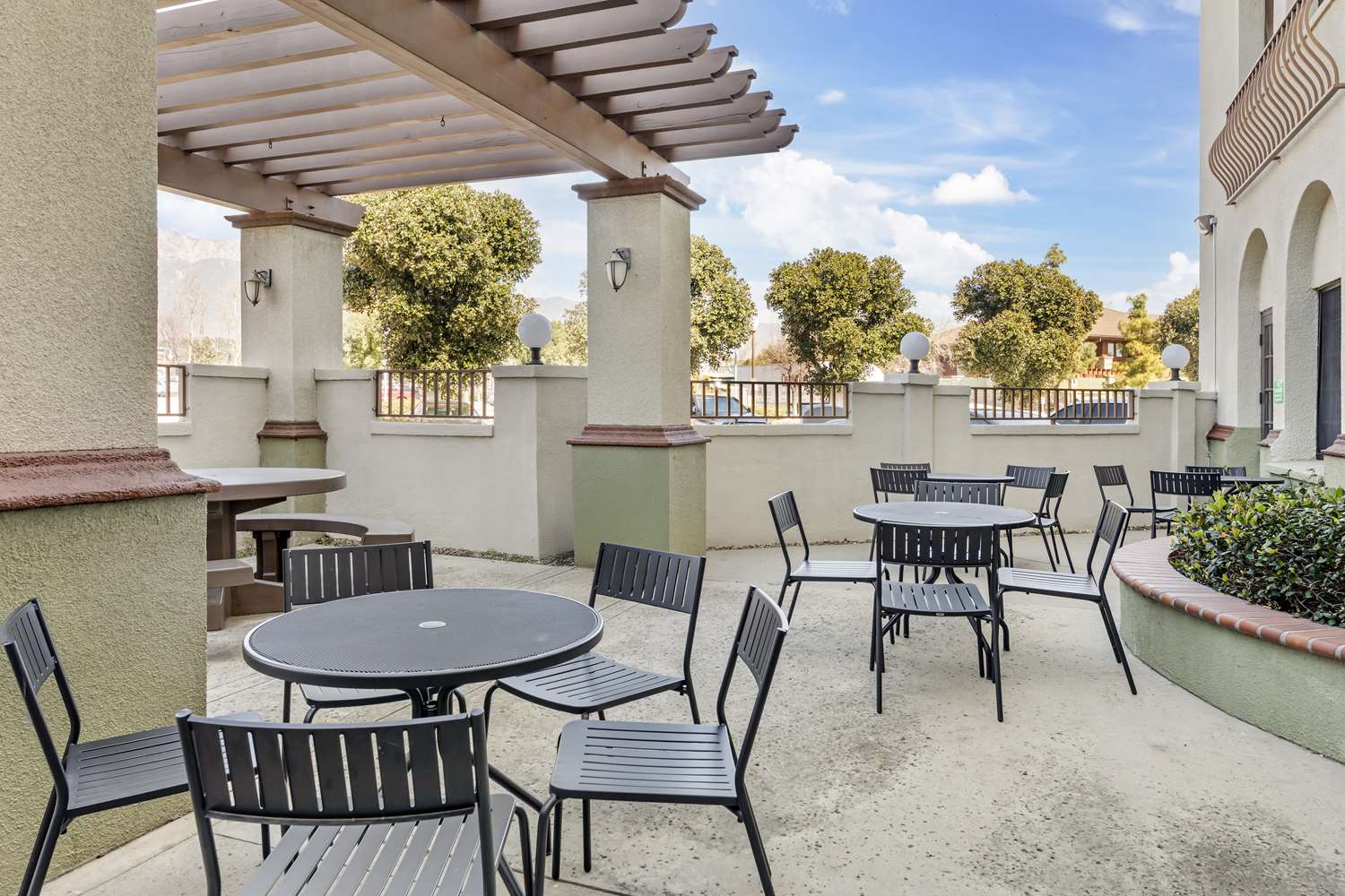 Best Western Plus Heritage Inn Rancho Cucamonga/Ontario 30/40