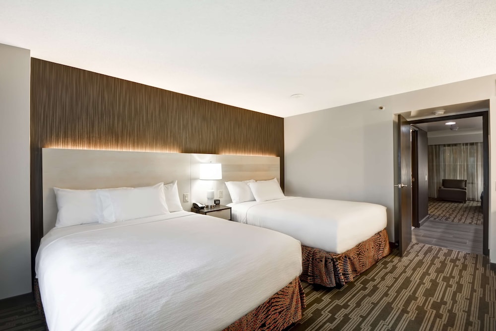 Embassy Suites Charlotte 16/73