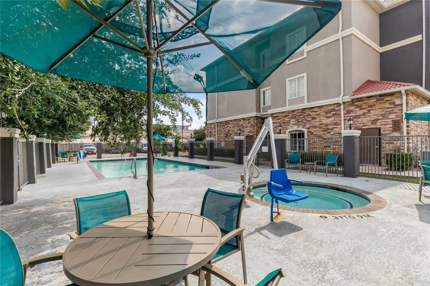 La Quinta Inn & Suites by Wyndham Houston Energy Corridor 23/61
