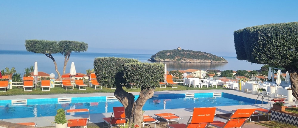 CRISTINA HOTEL 49/50