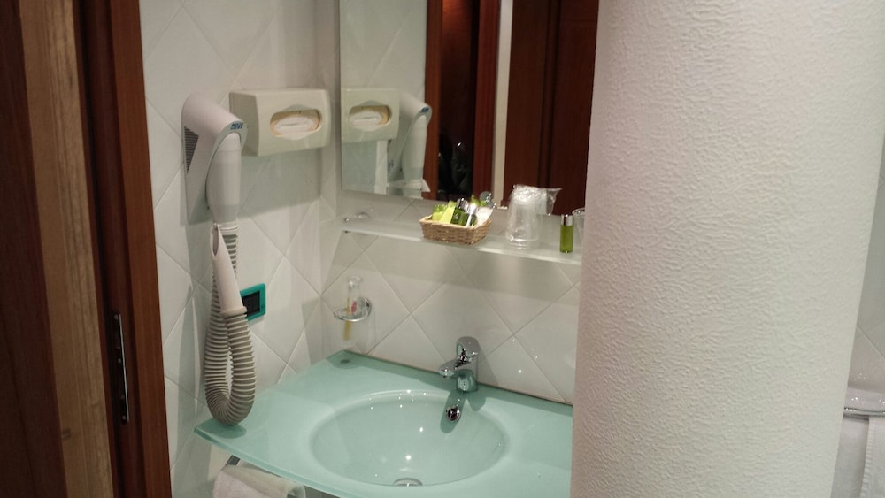 HR Hotel 27/28