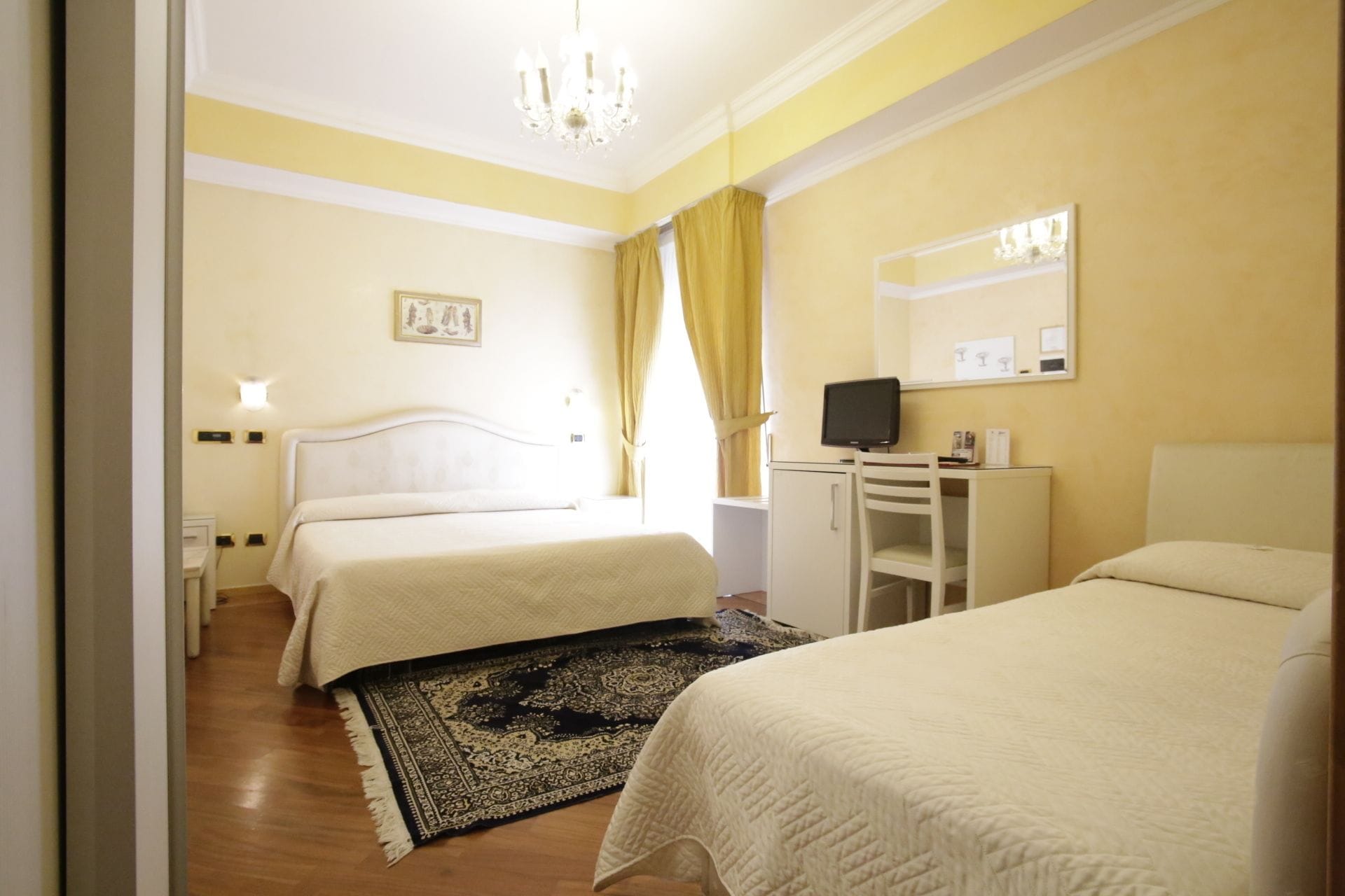 ROOM, TRIPLE