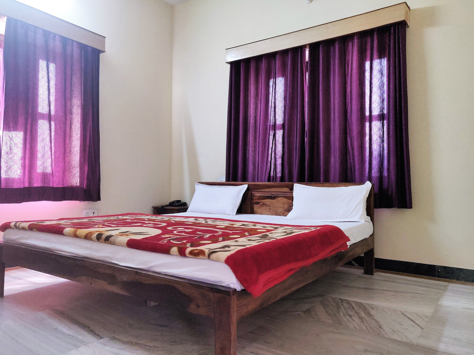 ROYAL, DOUBLE BED