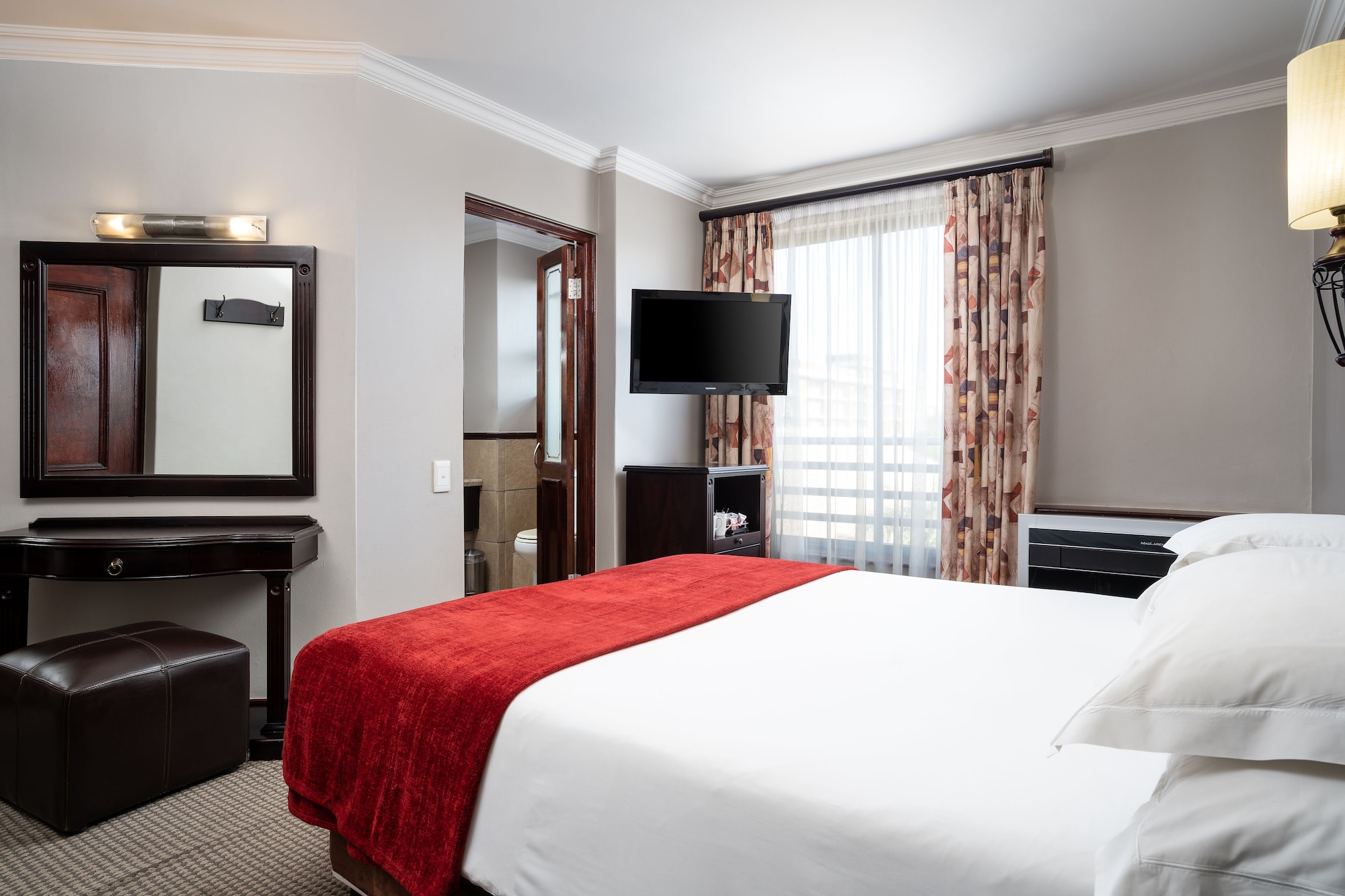 STANDARD, KING BED