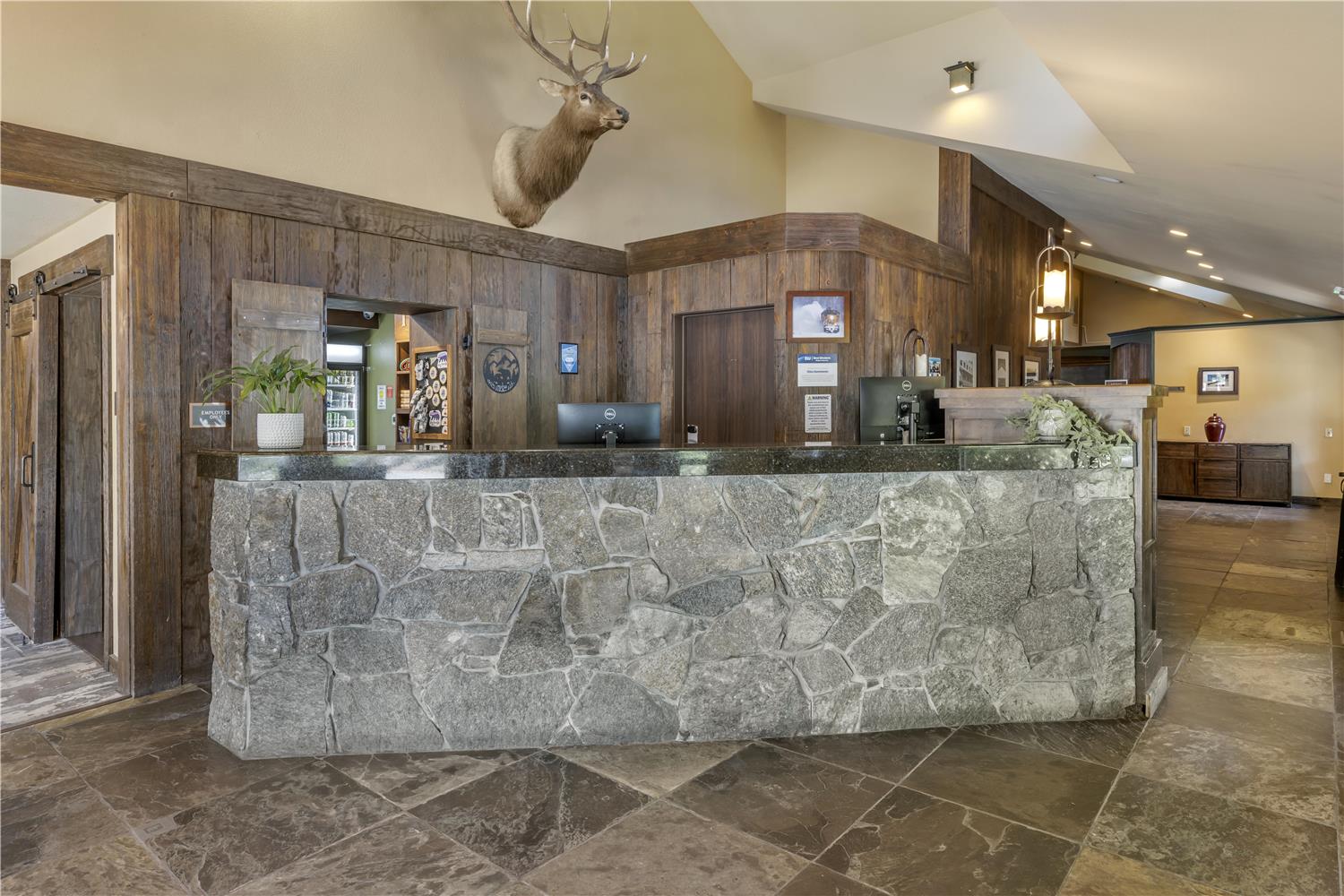 Best Western Plus Truckee-Tahoe Hotel 9/49