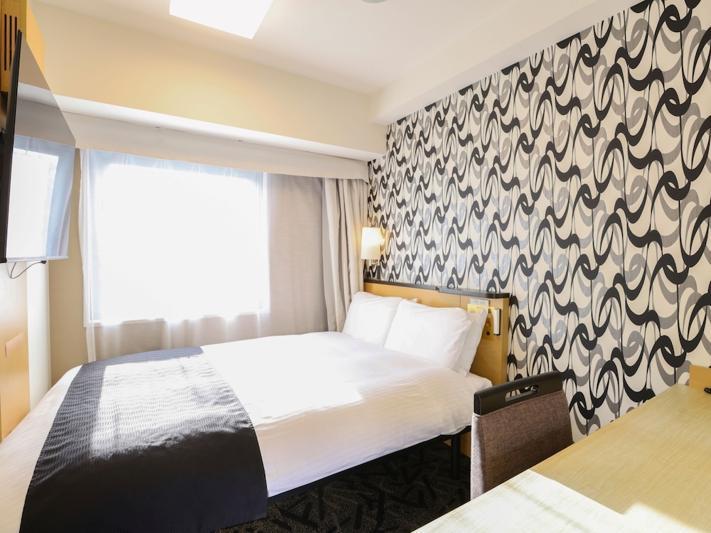 ROOM, DOUBLE BED