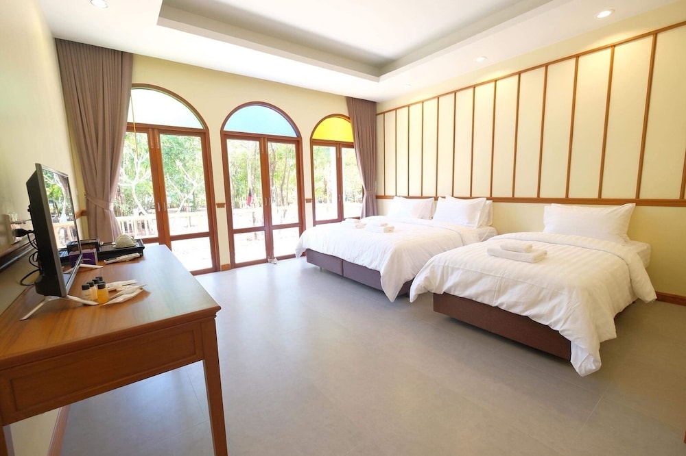 Baan Imm Sook Resort 12/73