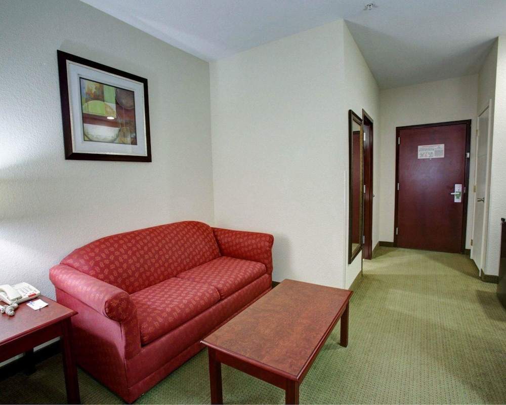 Quality Inn Rockdale TX 27/34