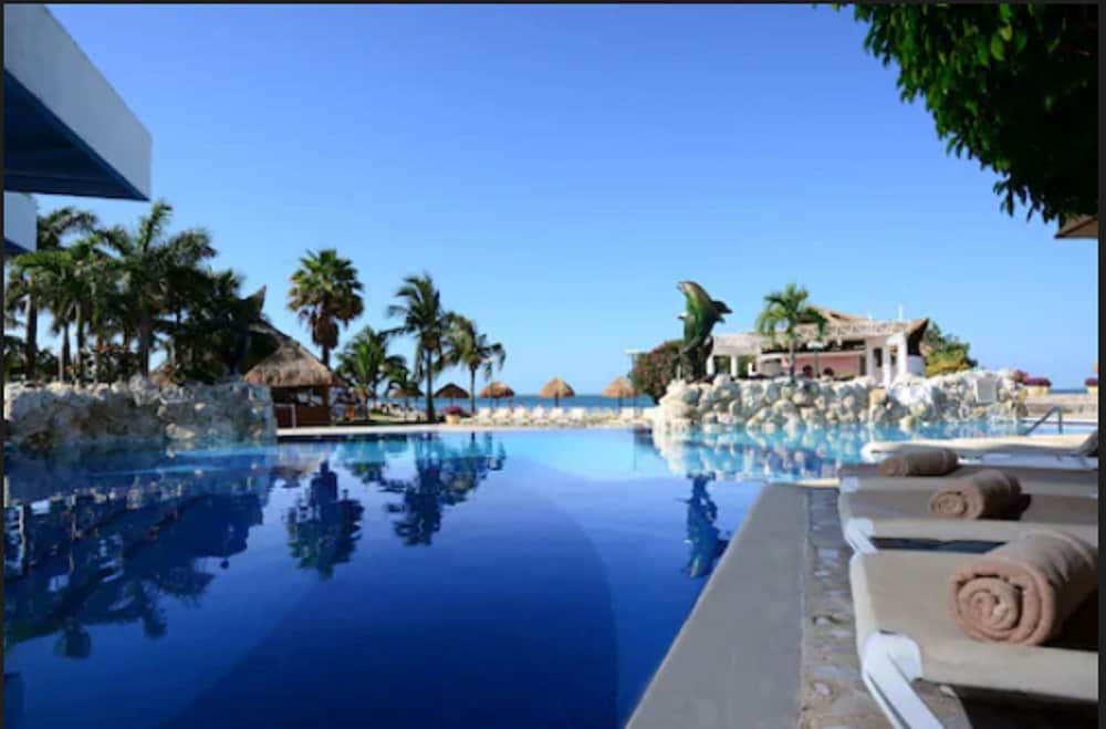 swimming pool spa