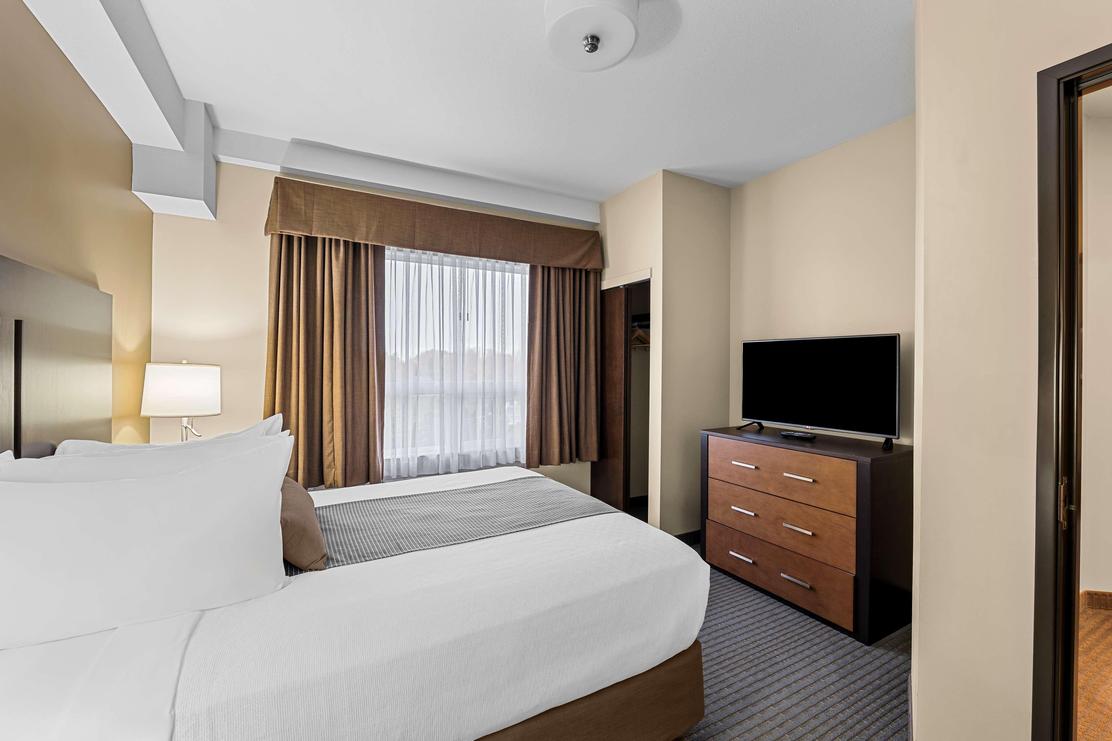 2 Rooms, Suite, 2 Beds, Sofa, Kitchen