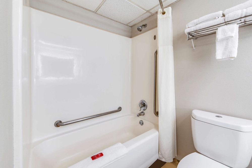 SureStay Plus Hotel by Best Western McGuire AFB Jackson 11/40