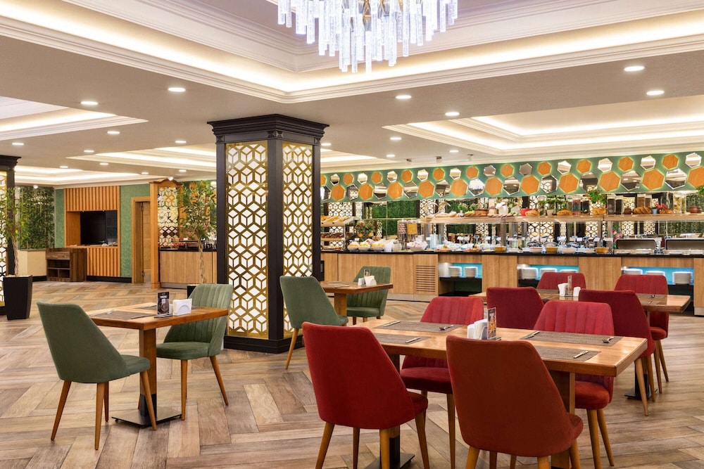 Wyndham Baku 37/50