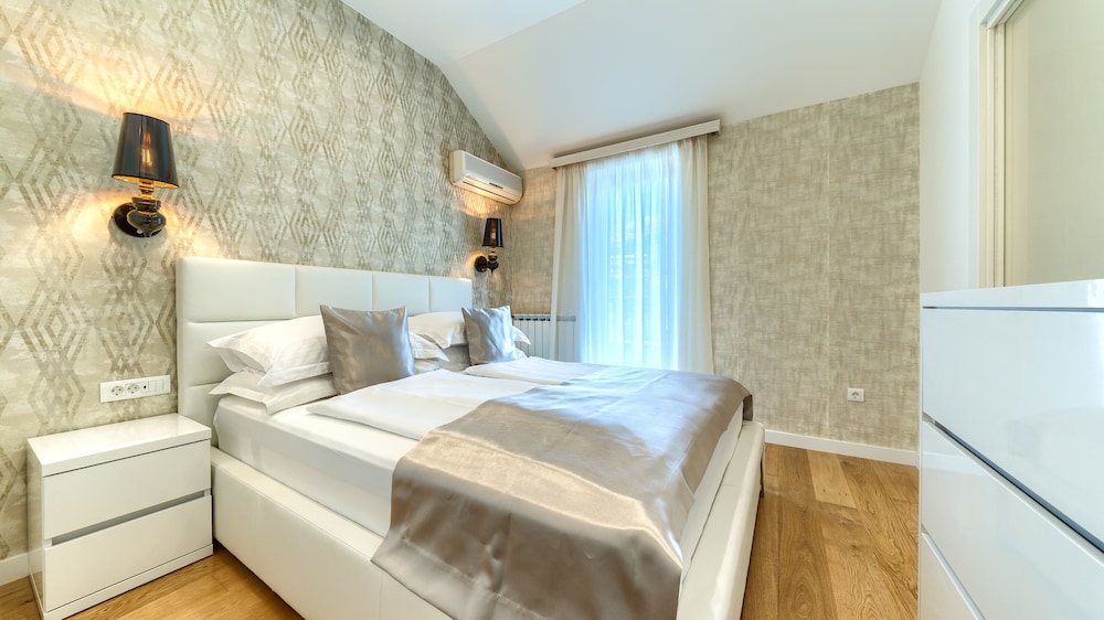 JUNIOR SUITE, SEA VIEW, BALCONY