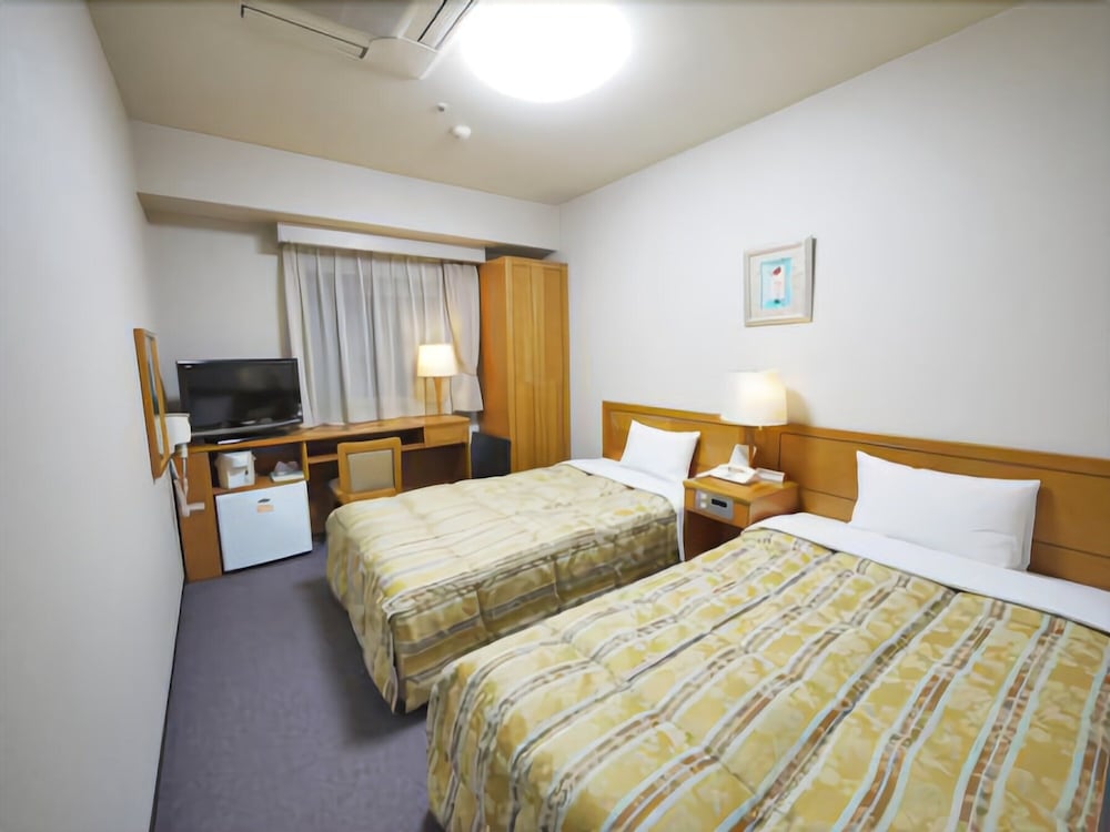 ROOM, TWIN BEDS