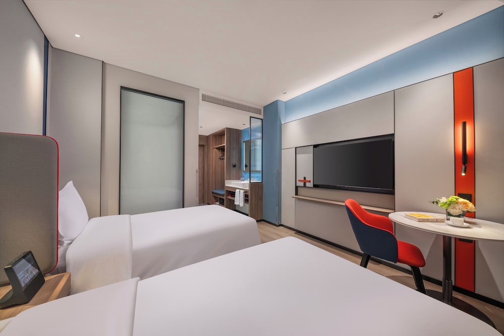 Standard, Twin Beds