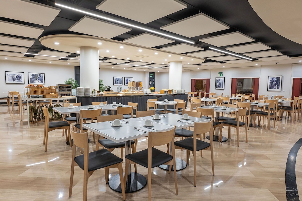 Silken Amara Plaza 52/68