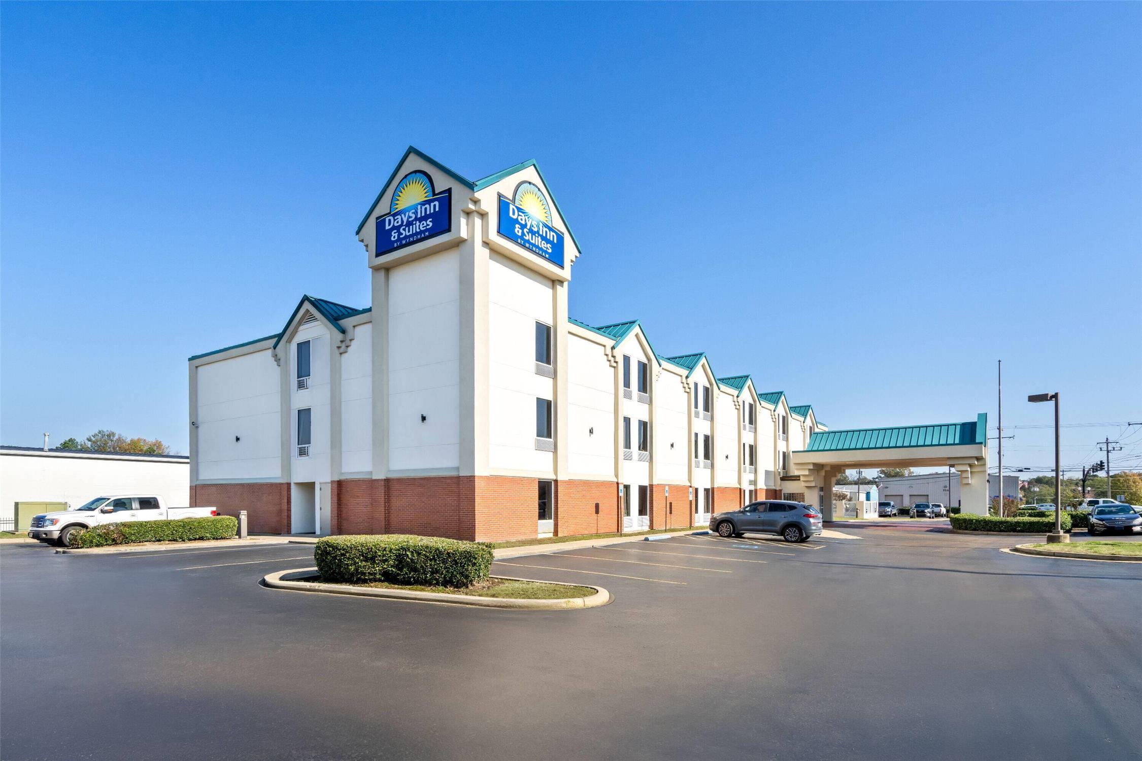 Days Inn Suites By Wyndham Ridgeland 4/32