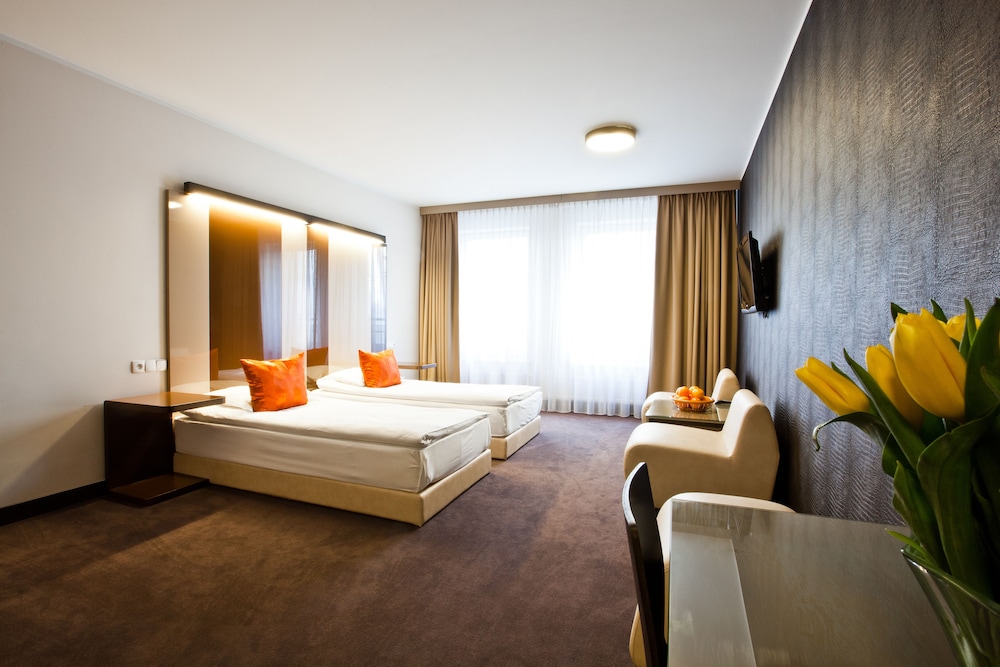 PLATINUM PALACE APARTMENTS 29/46