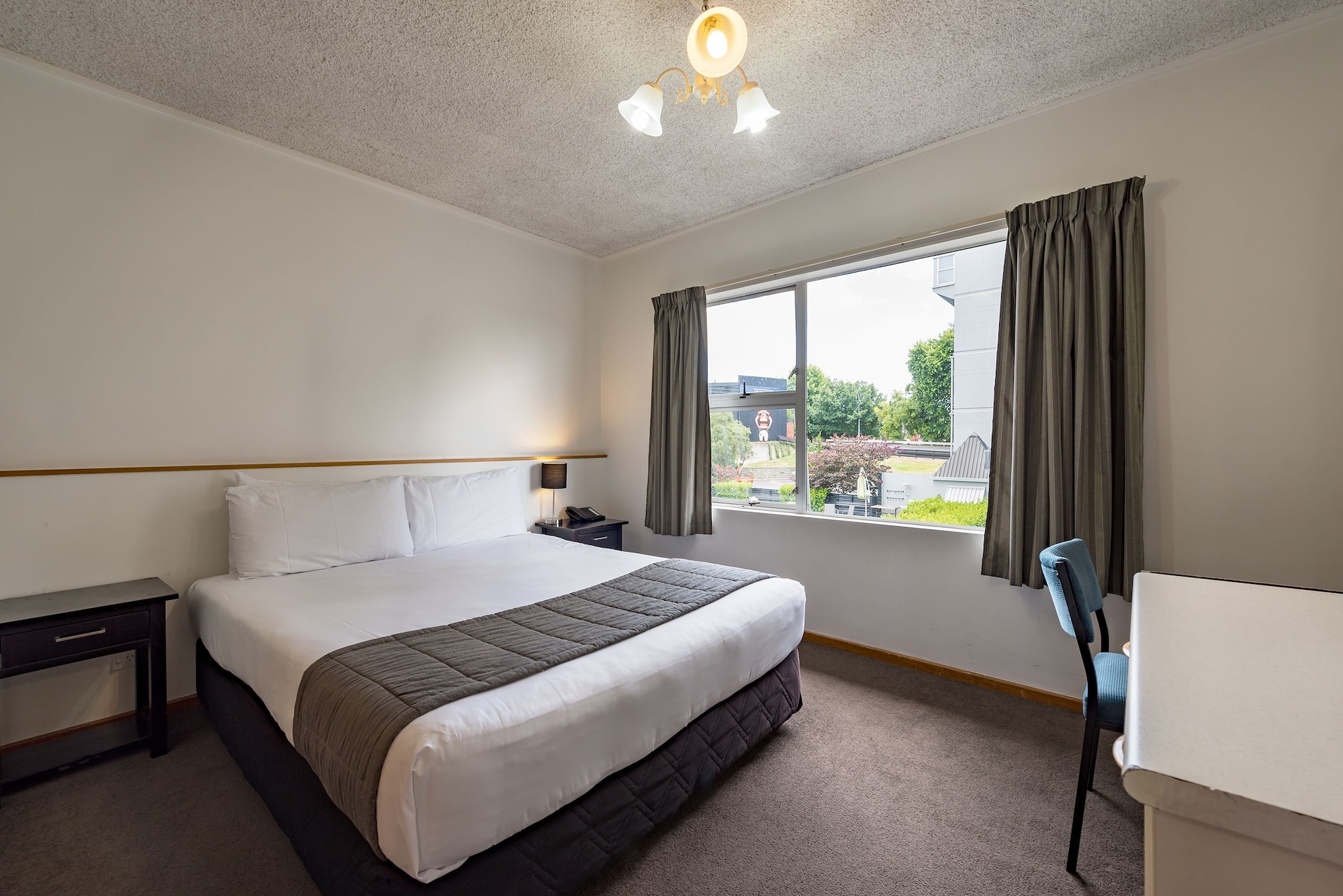 2 BEDROOMS, MOTEL