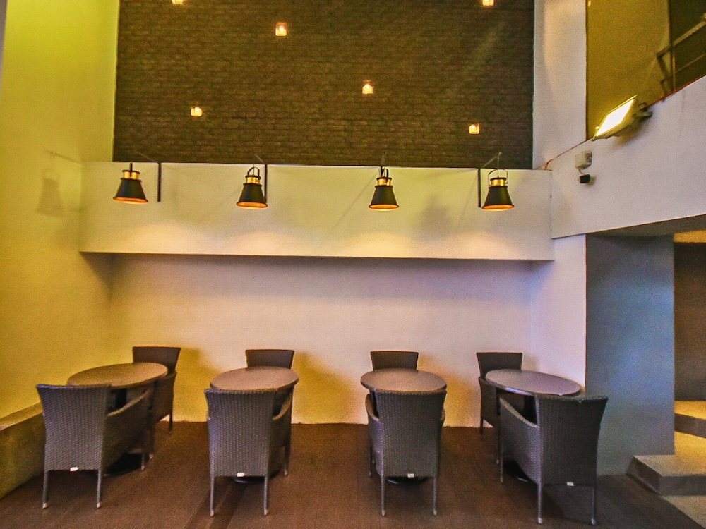 Pacific Skyloft Hotel 60/66