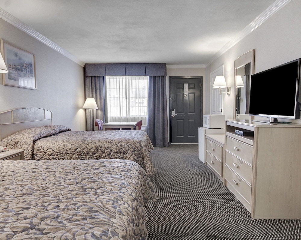 Econo Lodge Van Horn 13/26