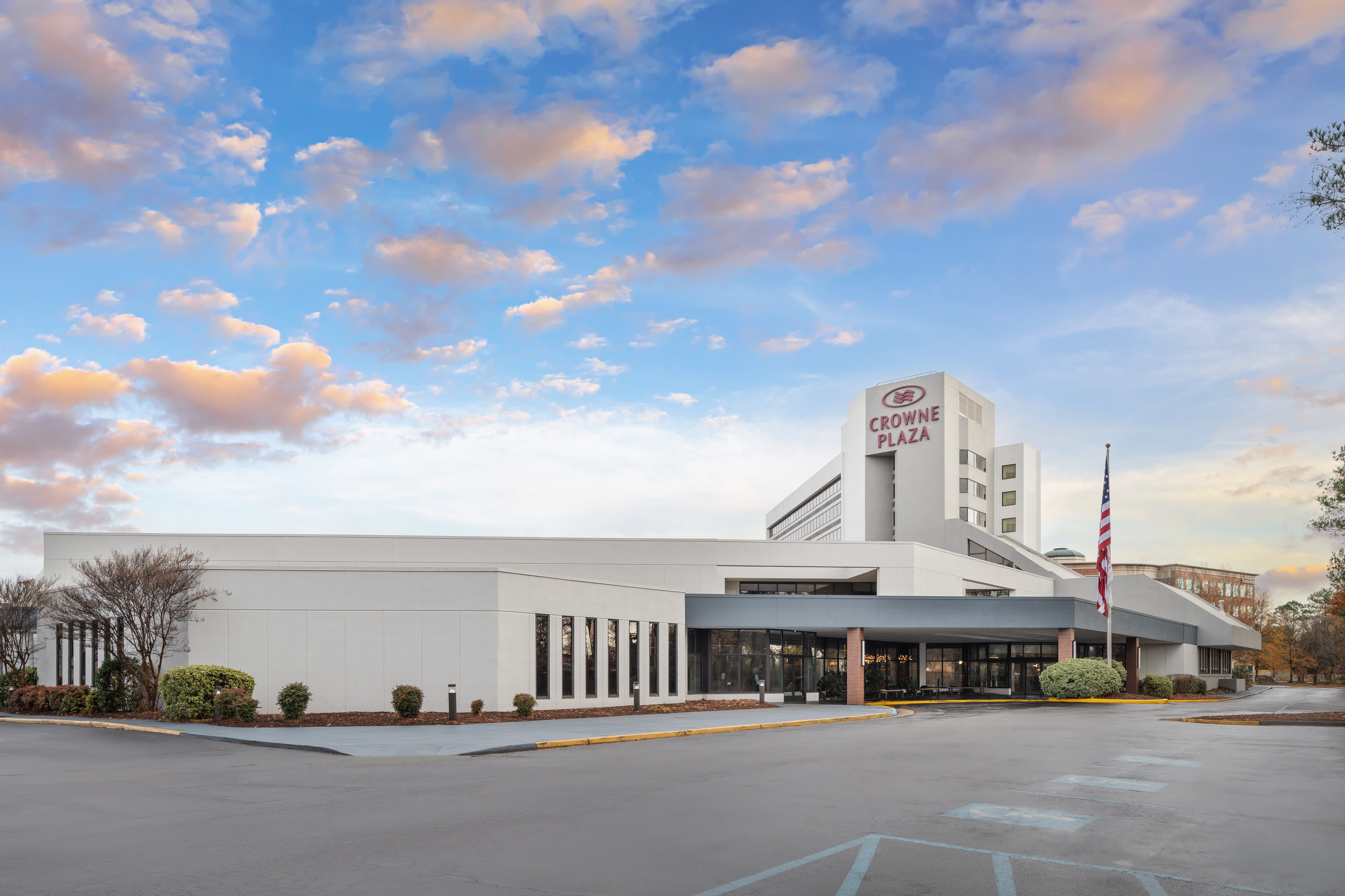 Crowne Plaza Virginia Beach Town Center 7/75