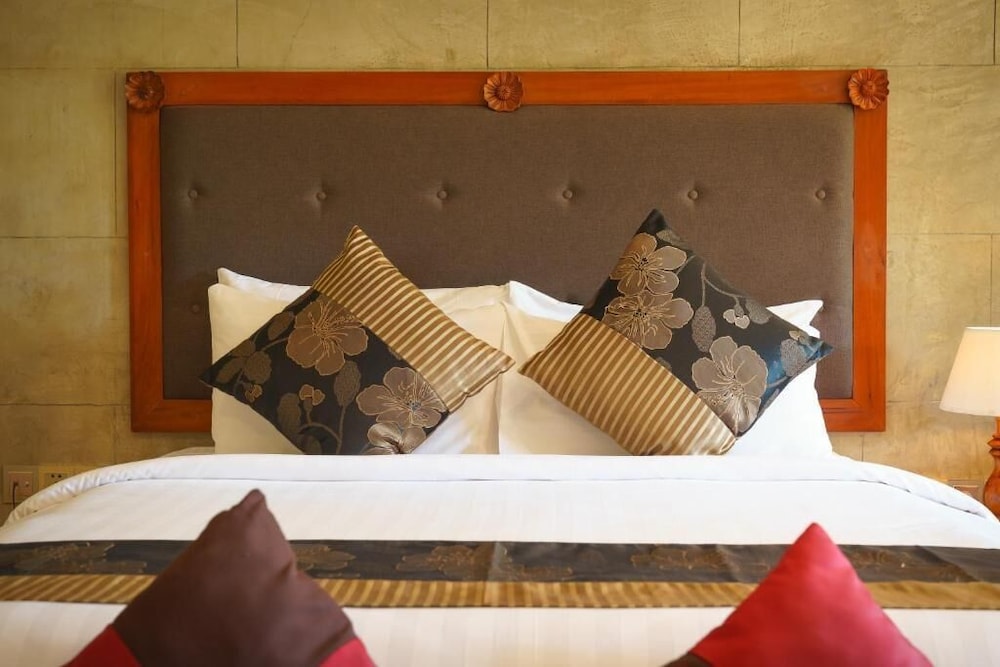 MODEL ANGKOR RESORT AND RESIDENCE 6/50