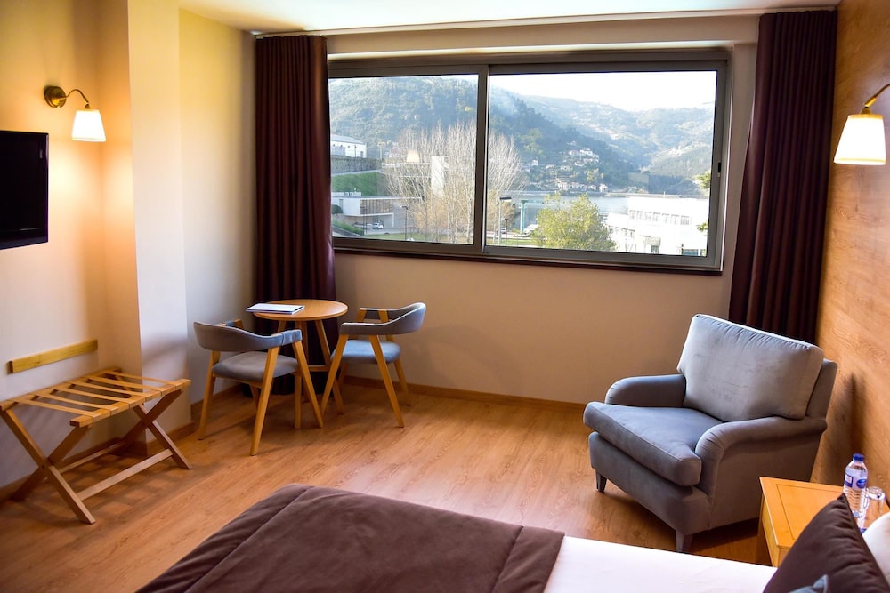 Douro Park Hotel 50/75