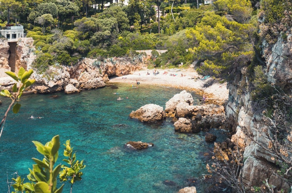 The Originals Boutique, Hotel Les Strelitzias, Antibes Juan-Les-Pins 53/60