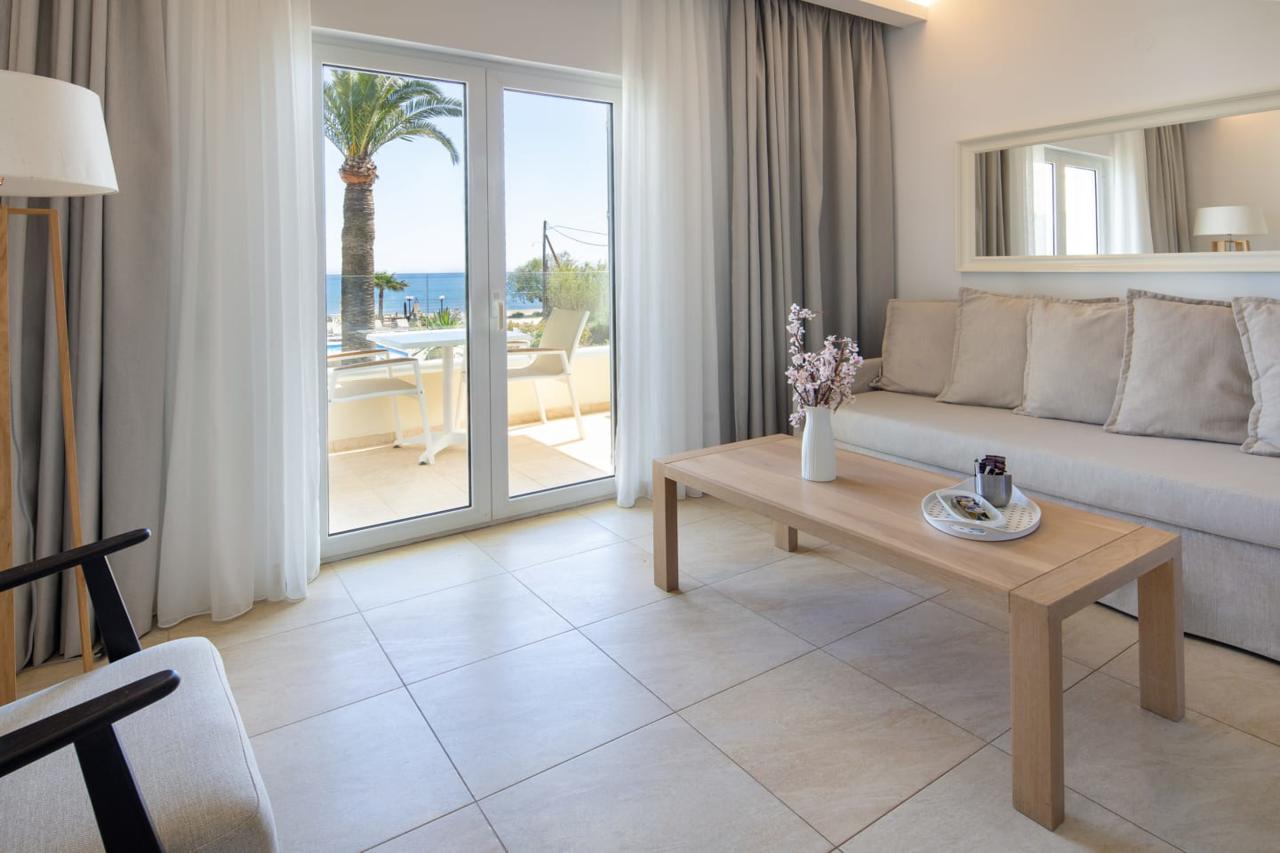 GK Beach Hotel 22/28