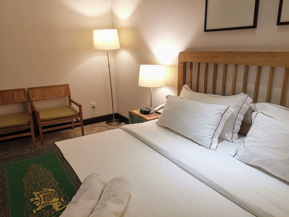 1825 Gallery Hotel 26/50