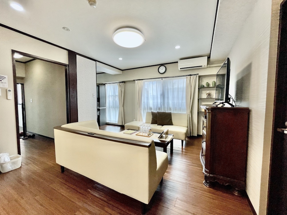 Hotel Tenshi Kan Kumoji 8/57