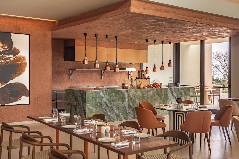 restaurant cafeteria
