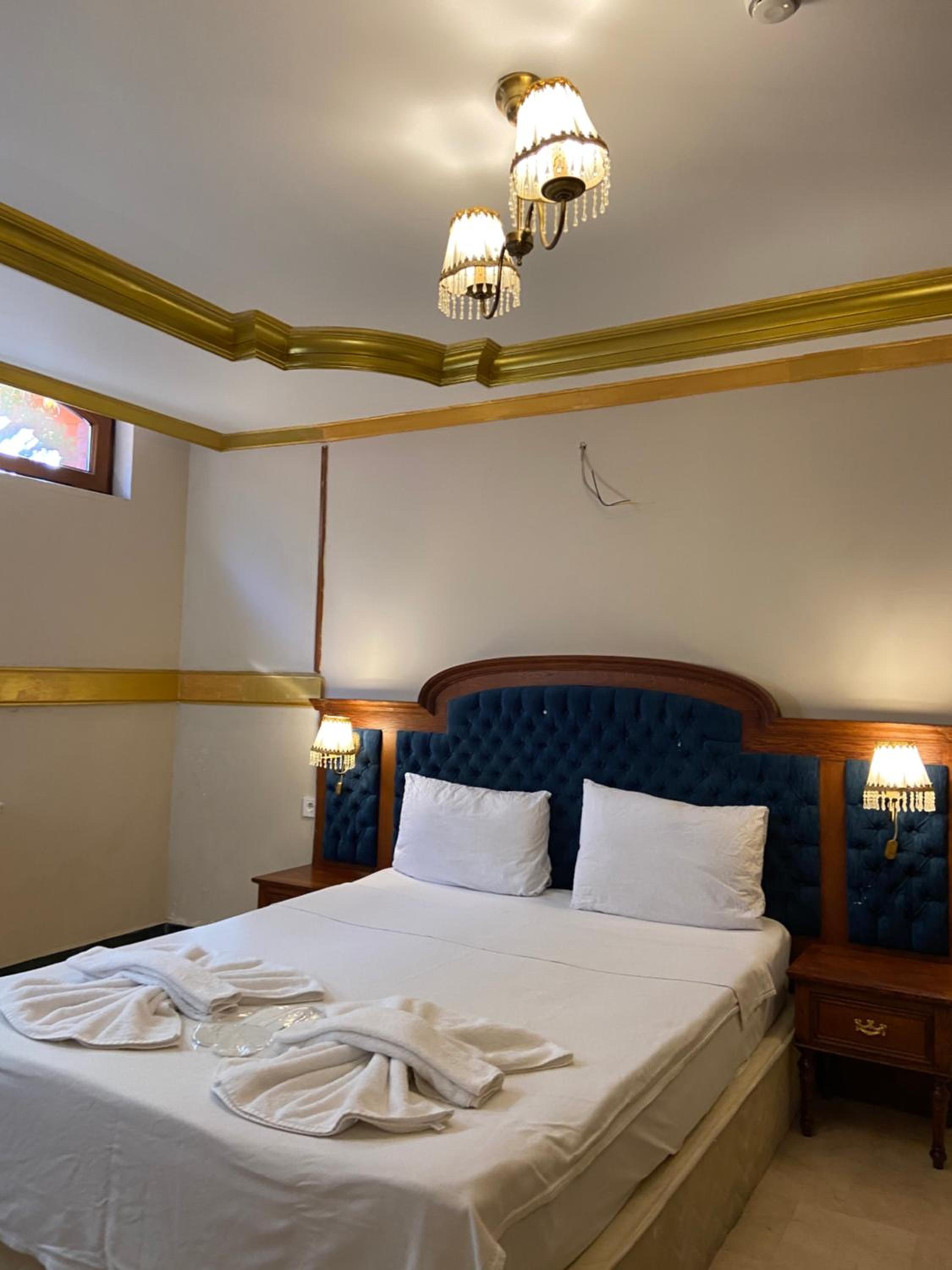 Basement, Double Bed