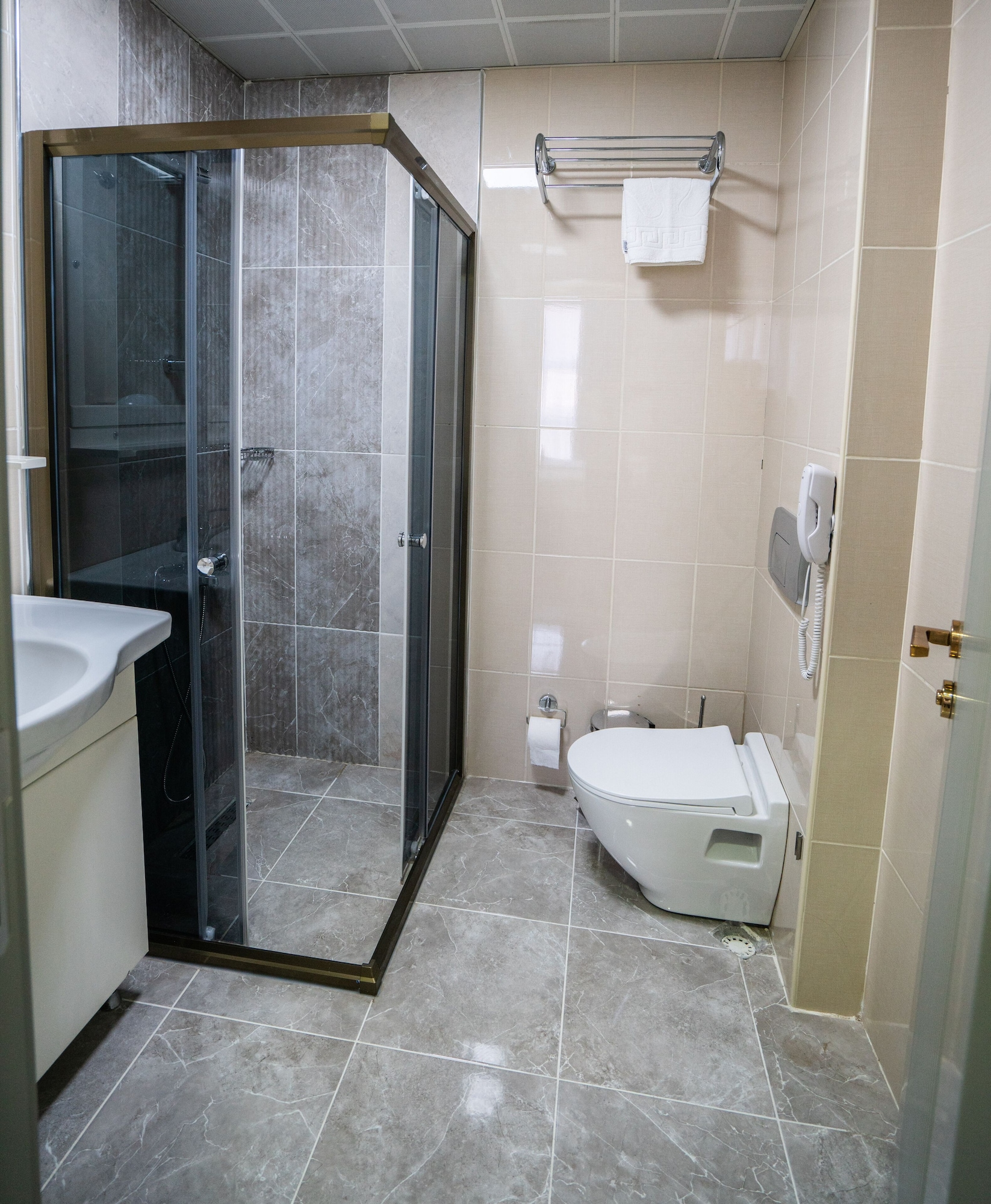 Standard, Queen Bed, Lion City Hotel Kizilay 2/3